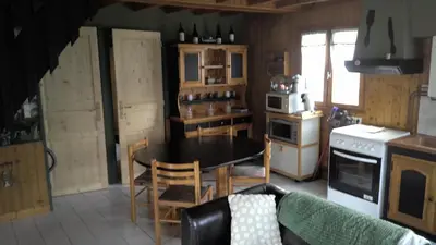 Cuisine ou kitchenette dans l'établissement CHALET BORD DE MER