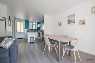 Cuisine ou kitchenette dans l'établissement Le Cancalais - Port - Wifi - Plage
