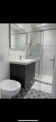 Salle de bains dans l'établissement Villa saint Louis 4