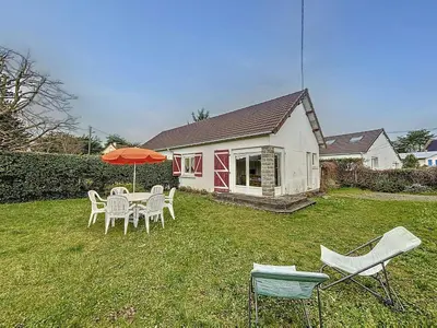 Jardin de l'établissement Maison de vacances avec jardin clos à 150m de la plage, idéale pour familles - FR-1-361-389