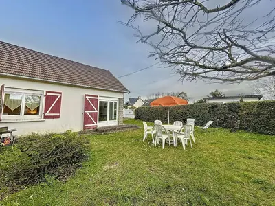 Jardin de l'établissement Maison de vacances avec jardin clos à 150m de la plage, idéale pour familles - FR-1-361-389