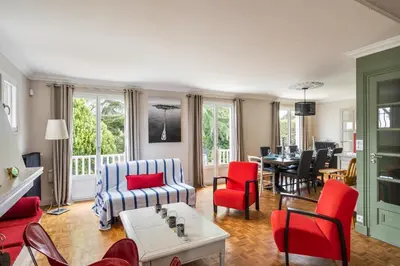Coin salon dans l'établissement La Déferlante - Maison familiale à Cancale