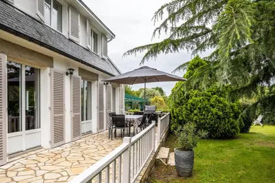 Jardin de l'établissement La Déferlante - Maison familiale à Cancale