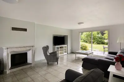 Télévision ou salle de divertissement dans l'établissement Le Clos Saint-Pierre