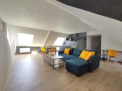 Coin salon dans l'établissement Appartement 5 Cherbourg centre avec NETFLIX et WIFI