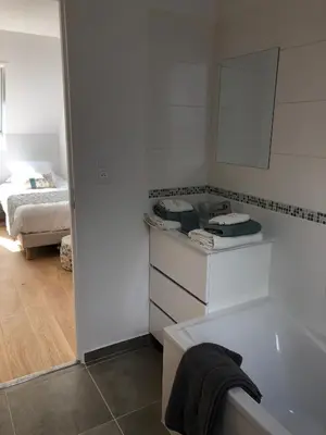 Salle de bains dans l'établissement Gite 4 places, le Domaine de la Vallée