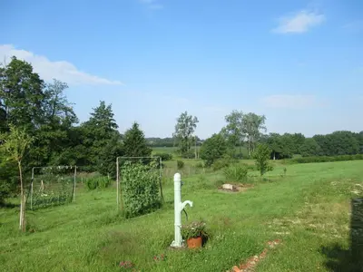 Jardin de l'établissement L'Oisiveraie - Ecolieu dans le bocage normand