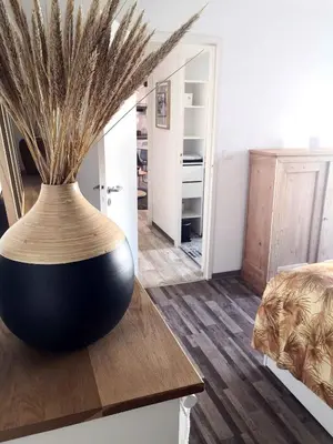 Plan de l'établissement LE COCOON Saint Lô - Appartement privé tout équipé - Haras - Parking gratuit - Entrée autonome - Wifi - Netflix - Baignoire - Lave-linge - Lit Queen Size 160cm & canapé-lit 140cm - Jusqu'à 4 personnes