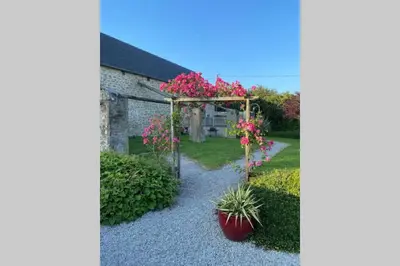Jardin de l'établissement Gîte du Bois Pennier, au calme , à 15 km des plages du Débarquement