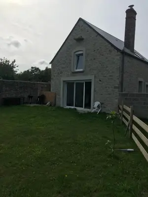 Jardin de l'établissement Fakarava, gîte en ville au calme