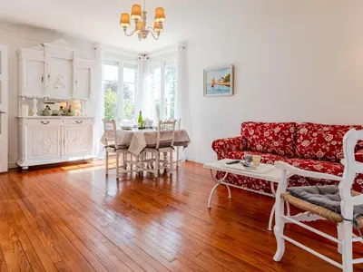 Cuisine ou kitchenette dans l'établissement Holiday Home Le Colibri by Interhome
