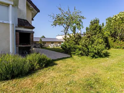 Jardin de l'établissement Holiday Home Le Colibri by Interhome