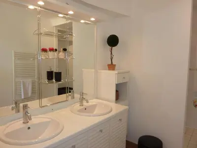 Salle de bains dans l'établissement La Suite Le Nôtre