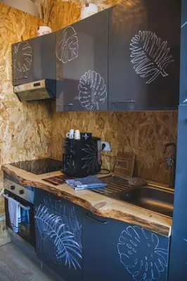 Cuisine ou kitchenette dans l'établissement La Kanopée - Les Loges Normandes