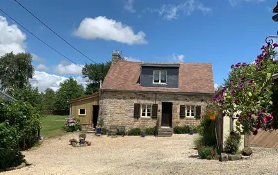 Jardin de l'établissement Le Bas Chesnay Gîte Domfront en Poiraie