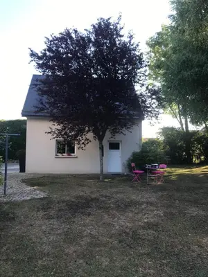 Jardin de l'établissement Studio meublé près des plages du débarquement