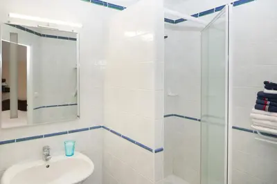 Salle de bains dans l'établissement La Jouvenelle