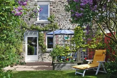 Jardin de l'établissement Charming Home near Mont St Michel Bay