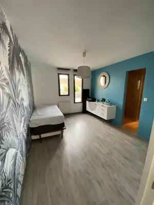 Un ou plusieurs lits dans un hébergement de l'établissement Belle villa contemporaine & lumineuse plage normandie