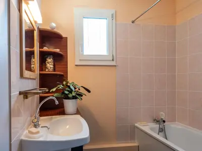 Salle de bains dans l'établissement Holiday Home Valentina-1 by Interhome
