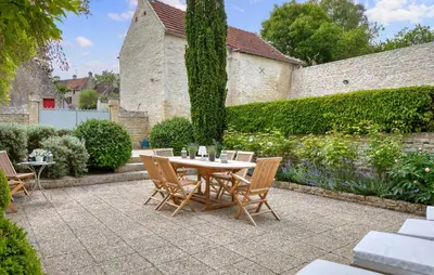 Jardin de l'établissement Stunning Home In Fontaine-Henry