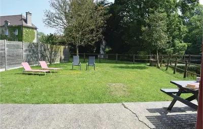 Jardin de l'établissement Nice Home In Auxais With Wifi