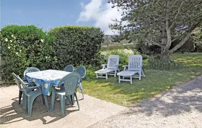Jardin de l'établissement Cozy Home In Lestre With Wifi