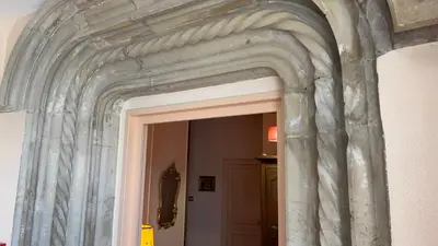 Façade ou entrée de l'établissement L'Hostellerie du Château de Bricquebec