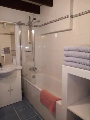 Salle de bains dans l'établissement GITE AVEL BREIZH