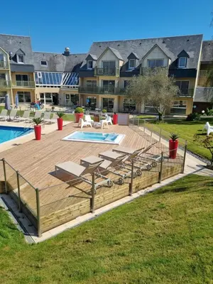Piscine de l'établissement Appart Omaha Beach ou située à proximité