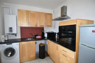 Cuisine ou kitchenette dans l'établissement La Patoune - Jardin - 50m de la plage - Wifi - Parking