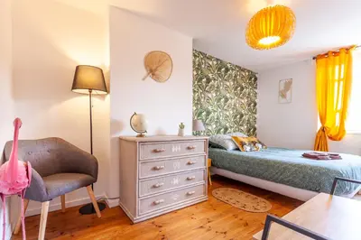 Un ou plusieurs lits dans un hébergement de l'établissement Lovely Normandy un havre de paix en Bord de Mer