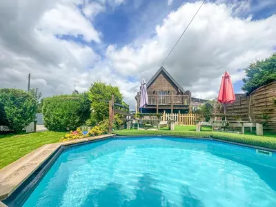 Piscine de l'établissement 5 Bed House - Sleeps 10 - Pets - Pool - HotTub ou située à proximité
