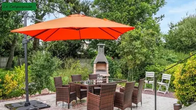 Jardin de l'établissement Le Crépuscule, 300m de la plage, animaux de compagnie bienvenue