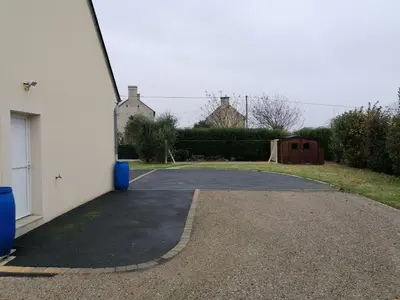 Plan de l'établissement Villa des pontons Maison 5 chambres avec grand jardin clos et belle terrasse séjour spacieux lumineux à 2 kms de la plage d'Arromanches près de Bayeux, Omaha beach - table de ping pong - garage