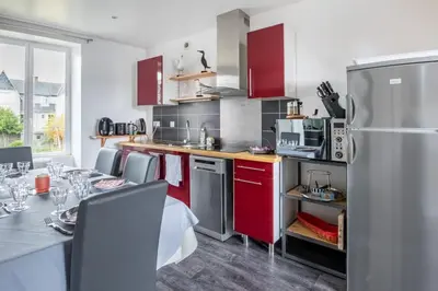 Cuisine ou kitchenette dans l'établissement Le Grand Cancalais
