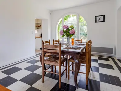 Coin salon dans l'établissement Holiday Home Maison Sainte Claire by Interhome