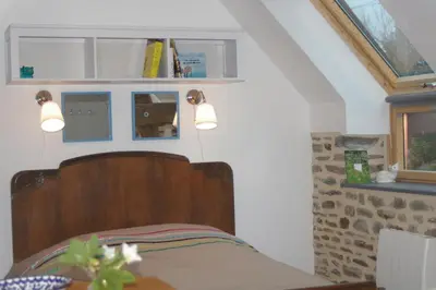 Un ou plusieurs lits dans un hébergement de l'établissement Gîte La Bulle En Baie, proche Mont Saint-Michel, au calme, pour 4 pers