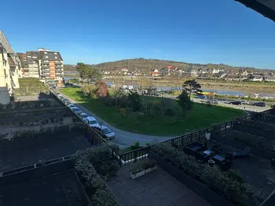 Vue générale sur la montagne ou vue sur la montagne depuis l'appartement