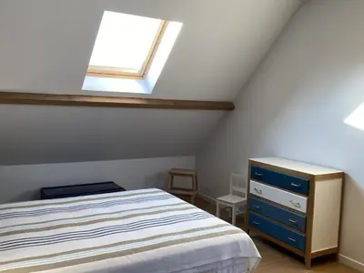 Un ou plusieurs lits dans un hébergement de l'établissement Charmant Cottage avec Jardin à Deux Pas du Port - Dives-sur-Mer - FR-1-487-279