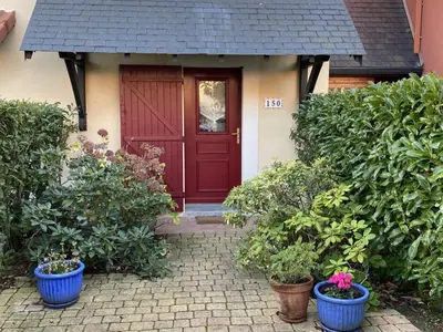 Jardin de l'établissement Charmant Cottage avec Jardin à Deux Pas du Port - Dives-sur-Mer - FR-1-487-279