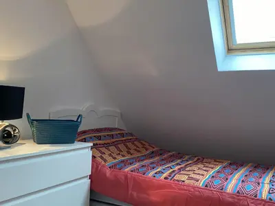 Un ou plusieurs lits dans un hébergement de l'établissement Cabourg: Appartement 3P à 200m de la plage, 2 chambres, balcon, internet - FR-1-487-277