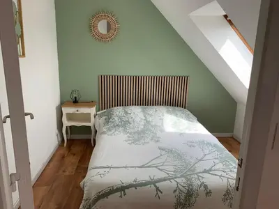 Un ou plusieurs lits dans un hébergement de l'établissement Duplex 3 Pièces Proche Plage à Cabourg, 6 Pers., Parking Privé - FR-1-487-280