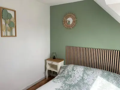Un ou plusieurs lits dans un hébergement de l'établissement Duplex 3 Pièces Proche Plage à Cabourg, 6 Pers., Parking Privé - FR-1-487-280