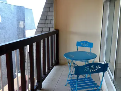 Balcon ou terrasse dans l'établissement CABOURG - 2P Proche Plage avec Balcon et Parking - FR-1-487-292