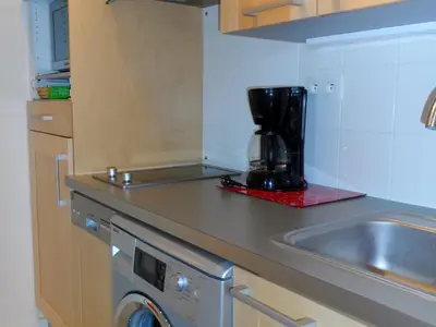 Cuisine ou kitchenette dans l'établissement CABOURG - 2P Proche Plage avec Balcon et Parking - FR-1-487-292