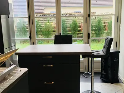 Plan de l'établissement Appartement rénové en rez-de-jardin, proche centre, 2 pièces, 4 pers., équipements modernes, Cabourg - FR-1-487-309