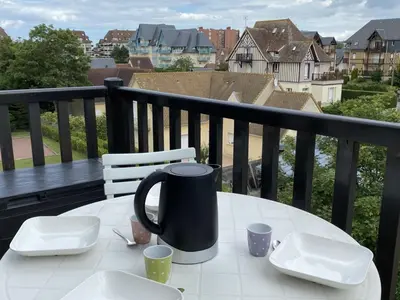 Balcon ou terrasse dans l'établissement Appartement 2 Pièces à Cabourg, Proche Plage et Thalasso, Balcon, Wifi, 4 Pers - FR-1-487-315