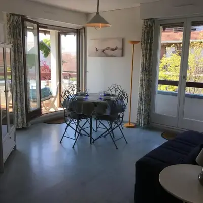 Grand studio en hyper-centre de Cabourg avec balcon