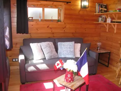 Coin salon dans l'établissement bord de mer, chalet en bois